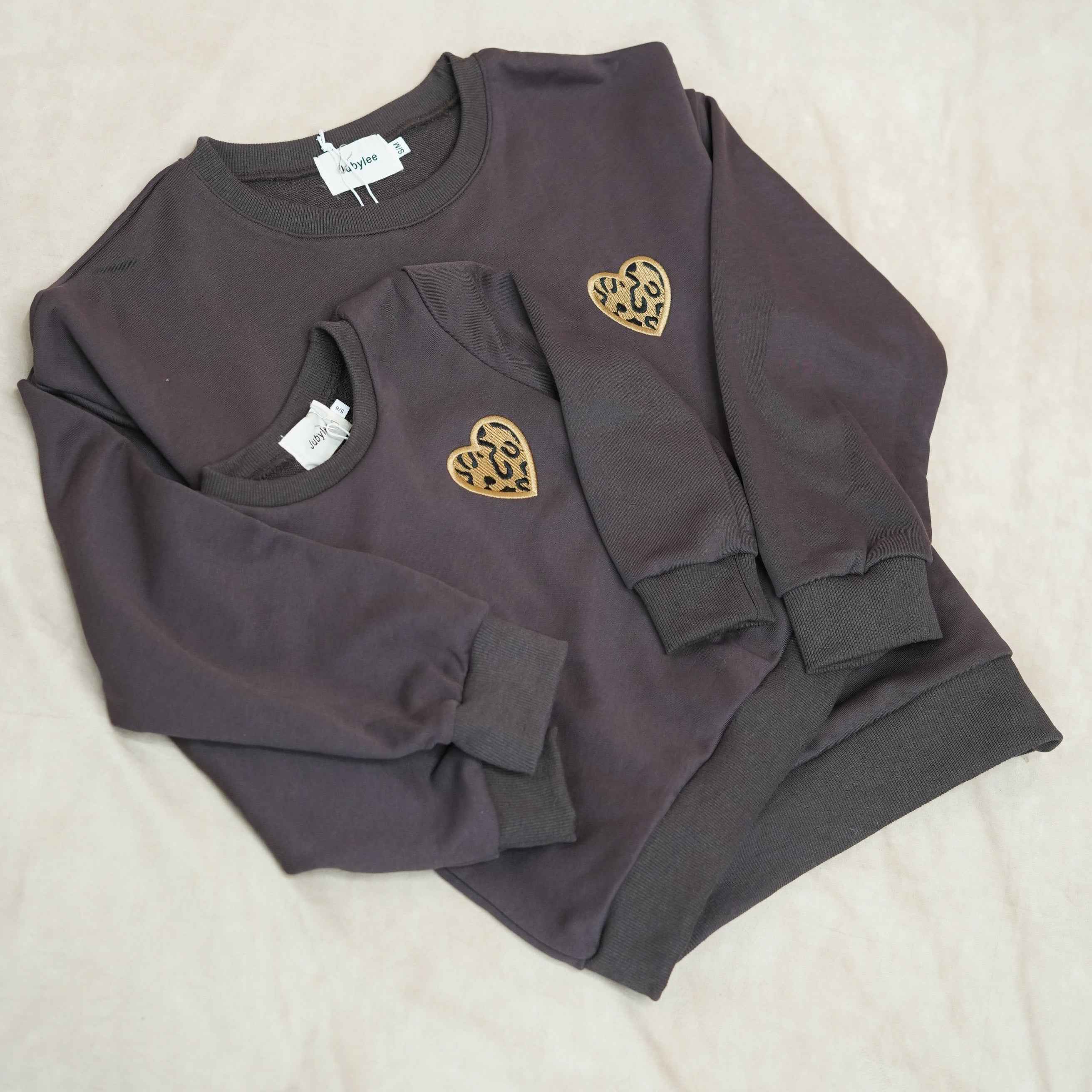 Sweat fille cœur léopard