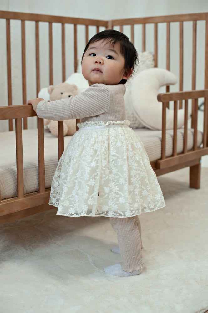 Robe bébé fille beige et dentelle écrue Isalie