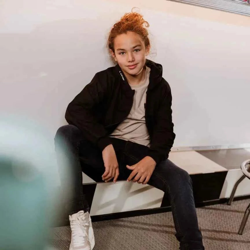 Veste zippée à capuche noir