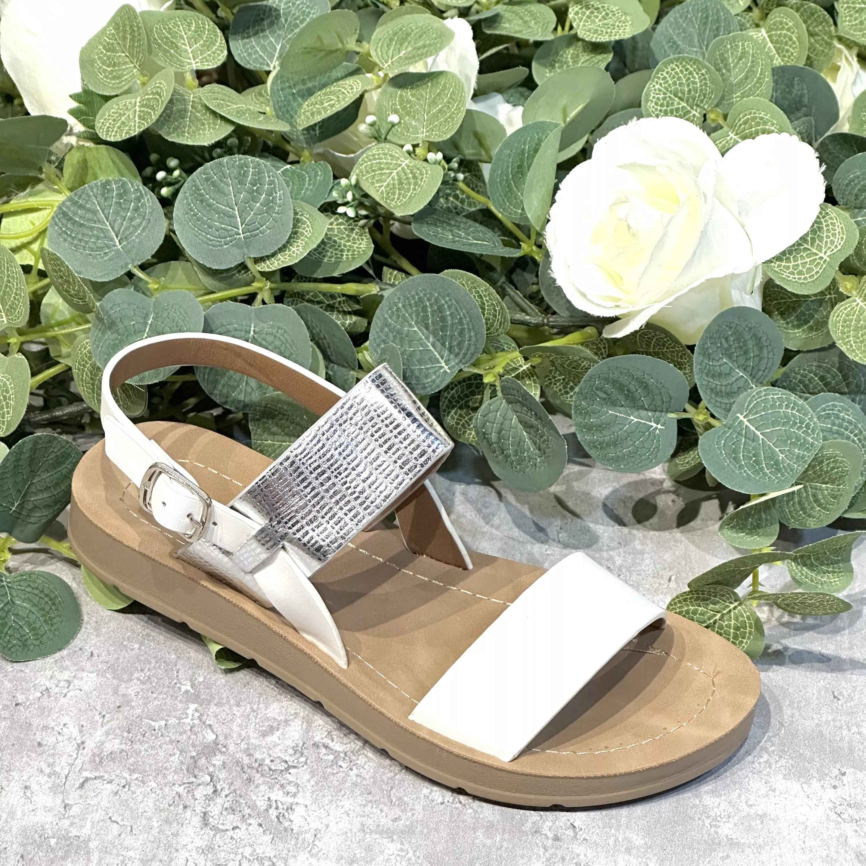 Sandale blanche et argent
