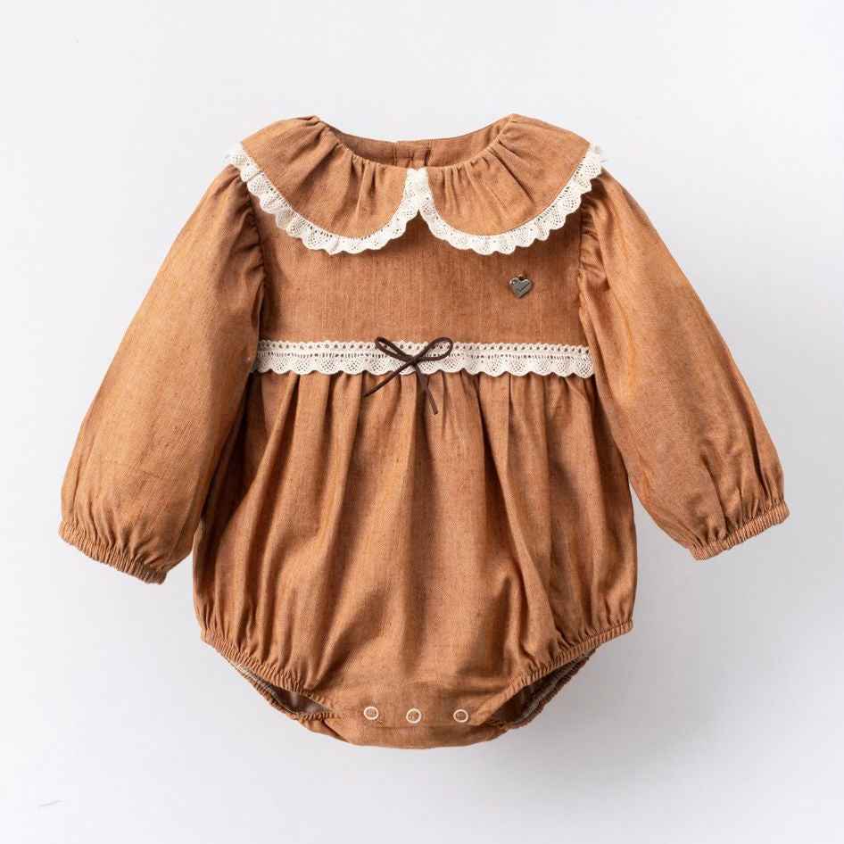 Barboteuse bébé camel dentelle