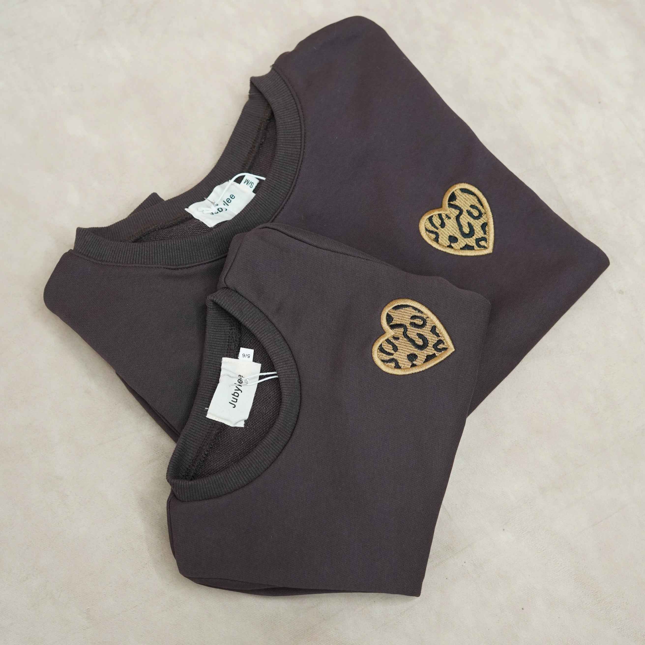 Sweat fille cœur léopard