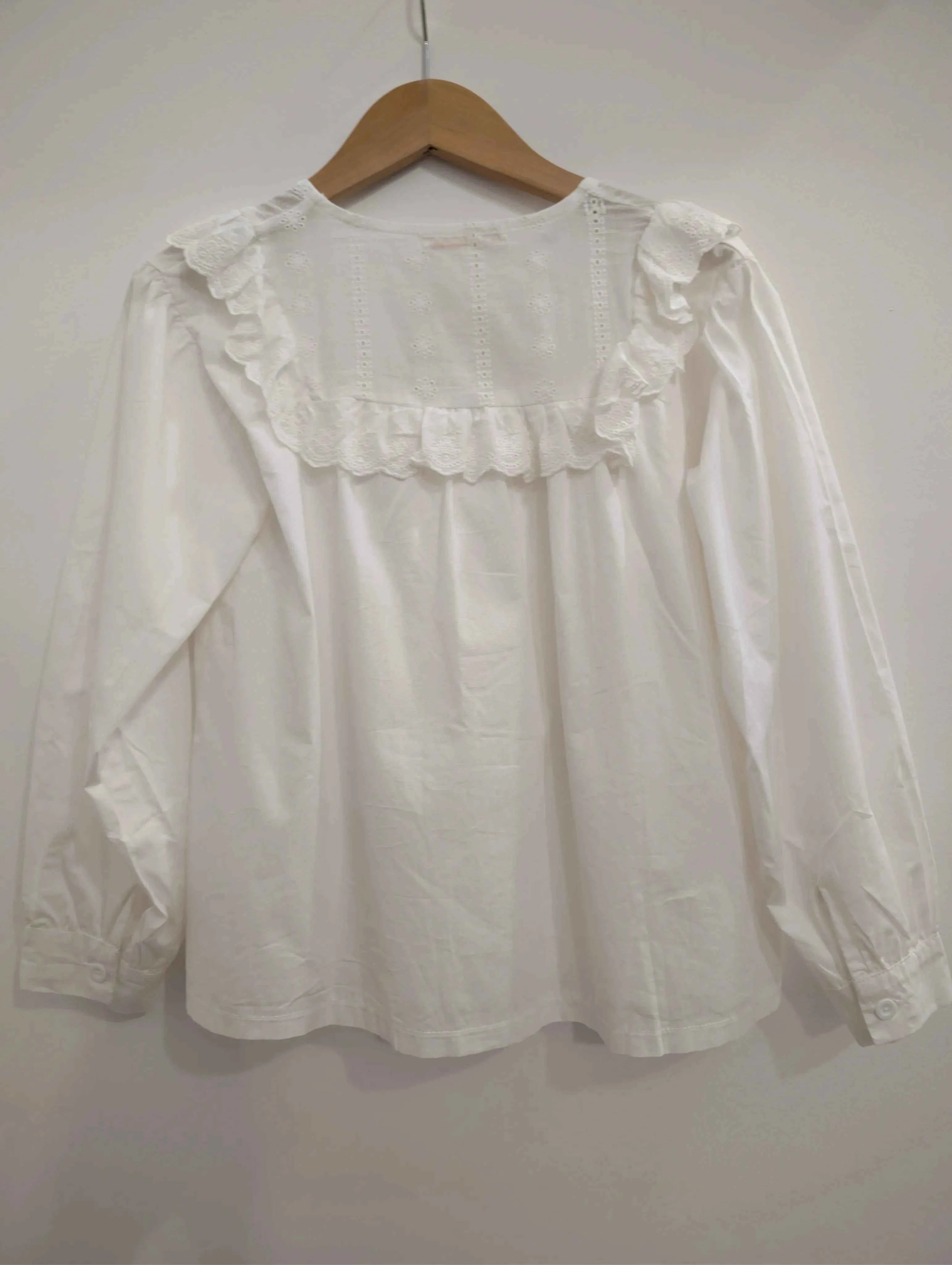 Blouse blanche broderie anglaise
